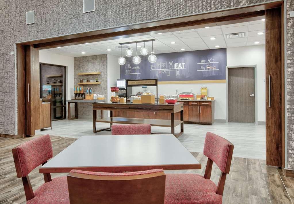 Hampton Inn & Suites Далхарт Ресторан фото