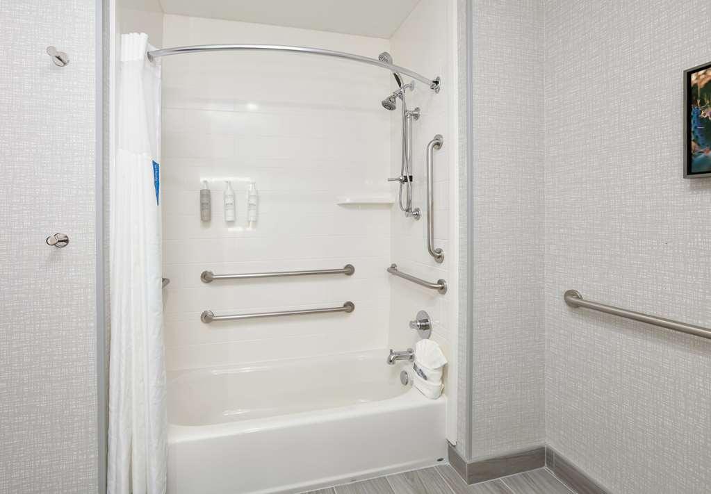 Hampton Inn & Suites Далхарт Номер фото